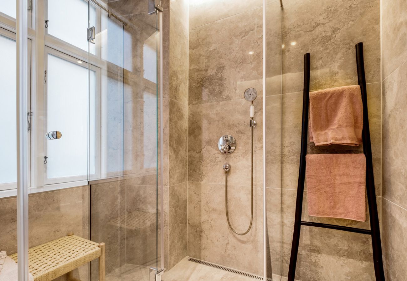 Apartment in København - Lush 1 bedroom apartment in the 5th coolest street in the world