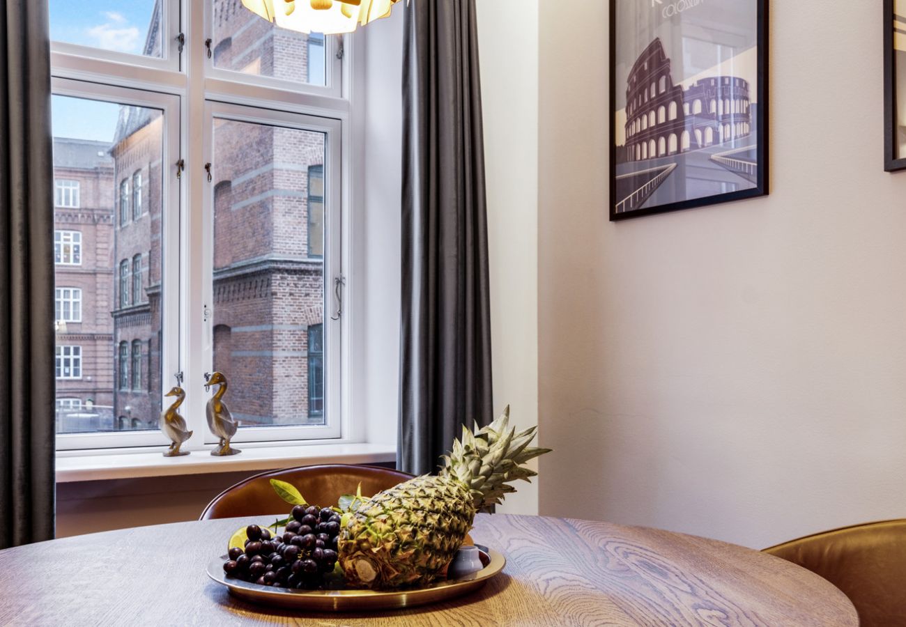 Apartment in København - Lush 1 bedroom apartment in the 5th coolest street in the world