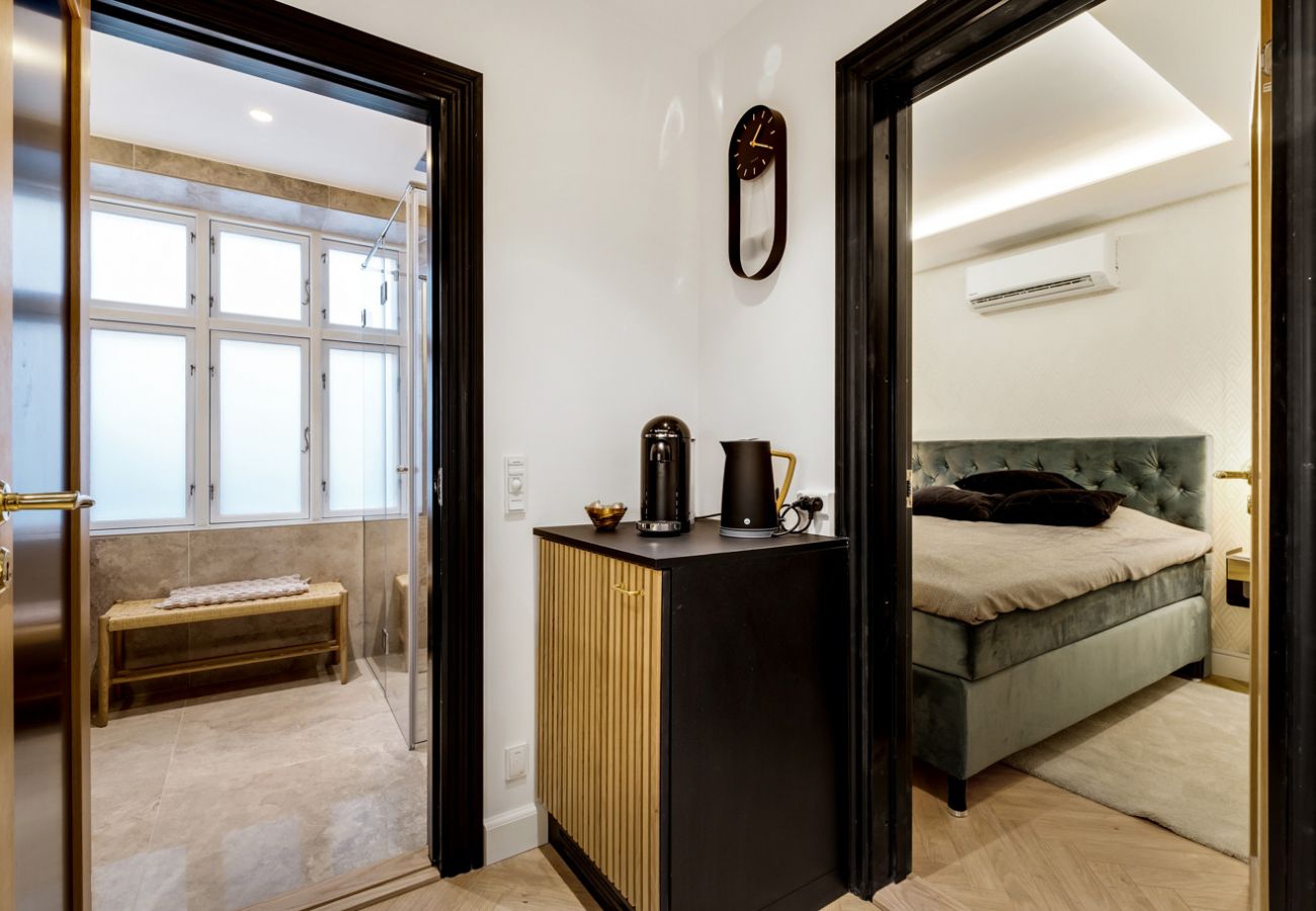 Apartment in København - Lush 1 bedroom apartment in the 5th coolest street in the world