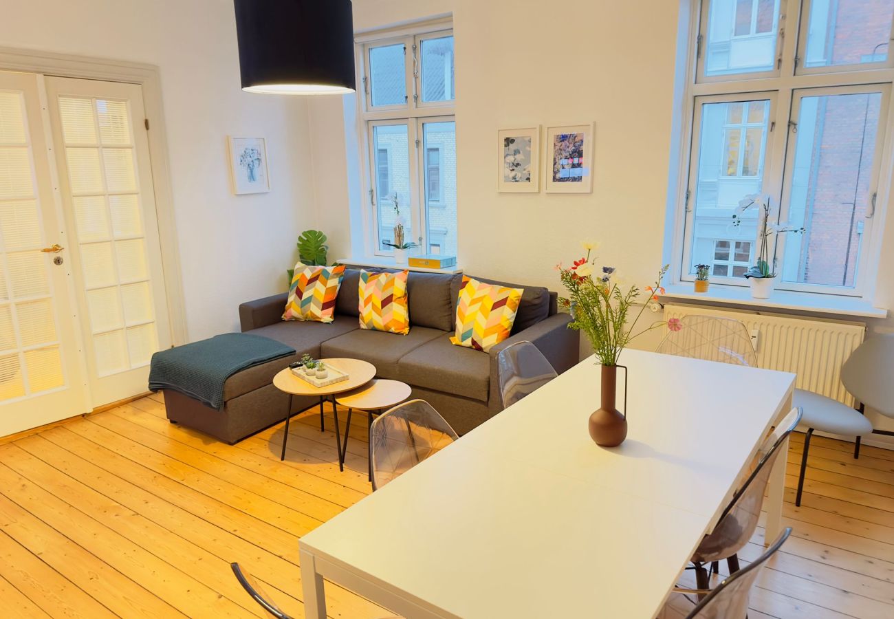 Apartment in Aalborg - aday - Central Charming 2 bedrooms Apartment