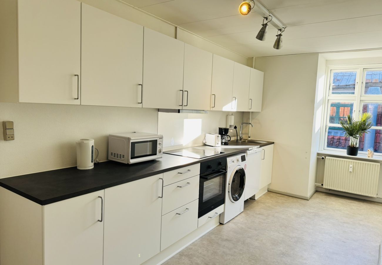 Apartment in Aalborg - aday - Beautiful and Spacious 4 bedroom - Heart of Aalborg