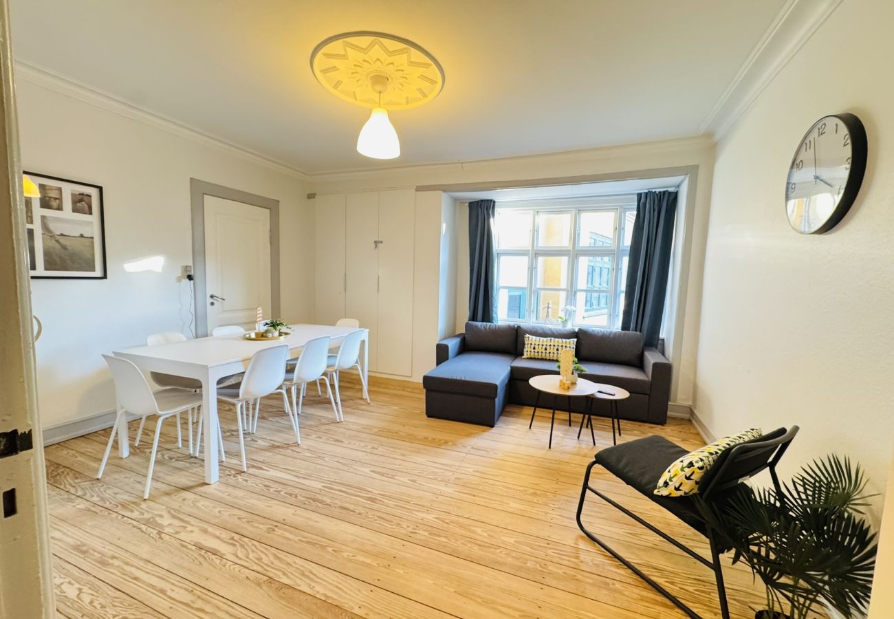 Apartment in Aalborg - aday - Beautiful and Spacious 4 bedroom - Heart of Aalborg