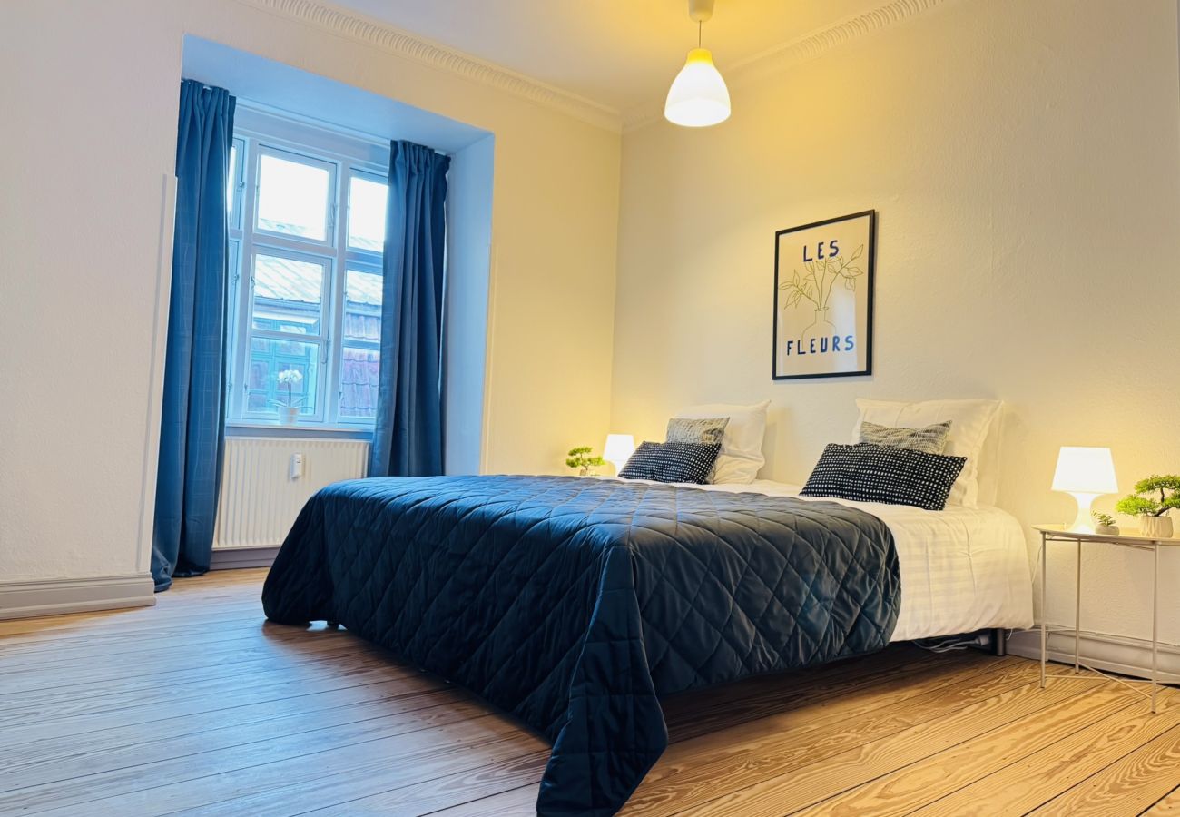 Apartment in Aalborg - aday - Beautiful and Spacious 4 bedroom - Heart of Aalborg