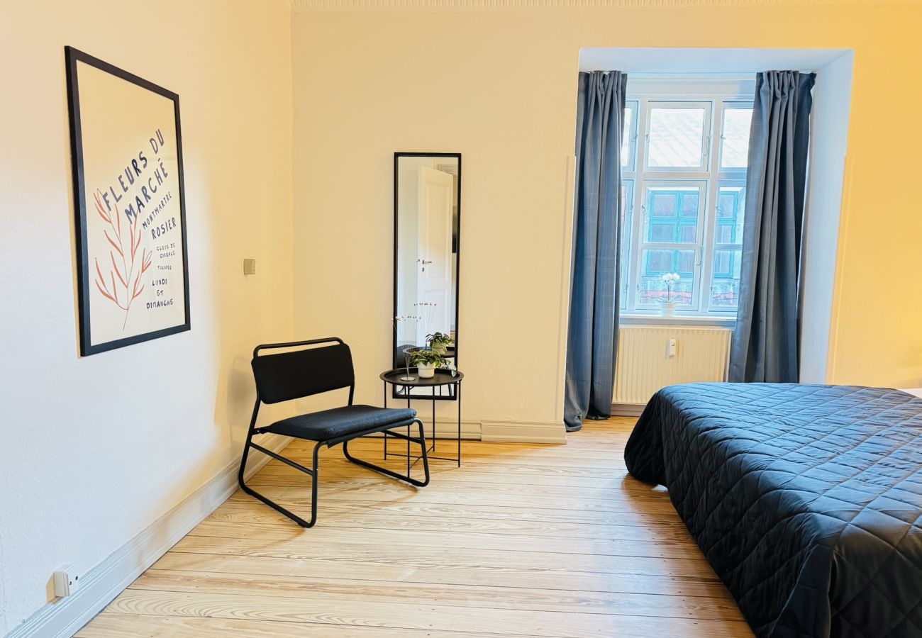 Apartment in Aalborg - aday - Beautiful and Spacious 4 bedroom - Heart of Aalborg