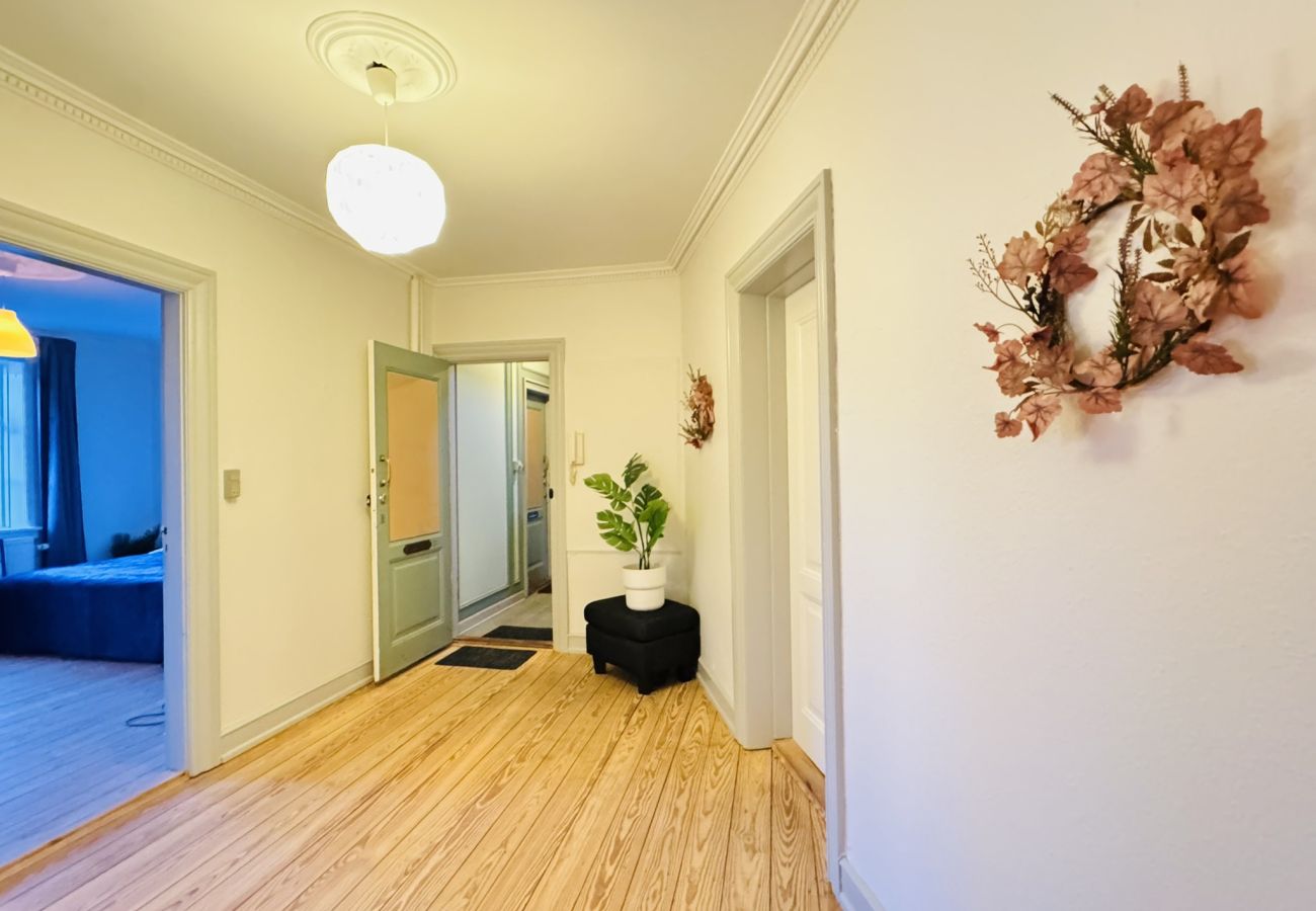 Apartment in Aalborg - aday - Beautiful and Spacious 4 bedroom - Heart of Aalborg