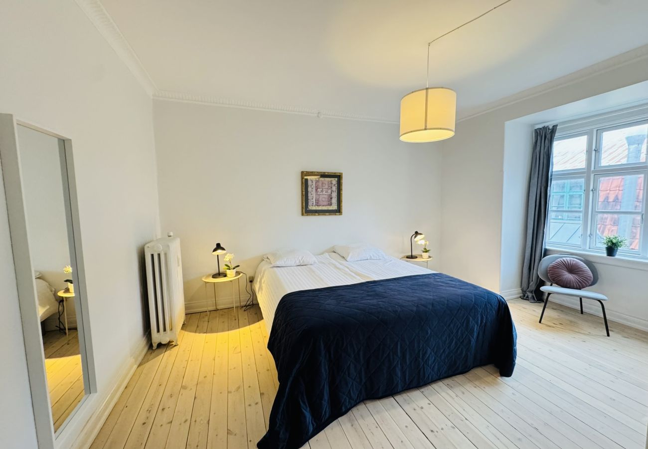 Apartment in Aalborg - aday - Pedestrian Beautiful 4 bedroom Apartment