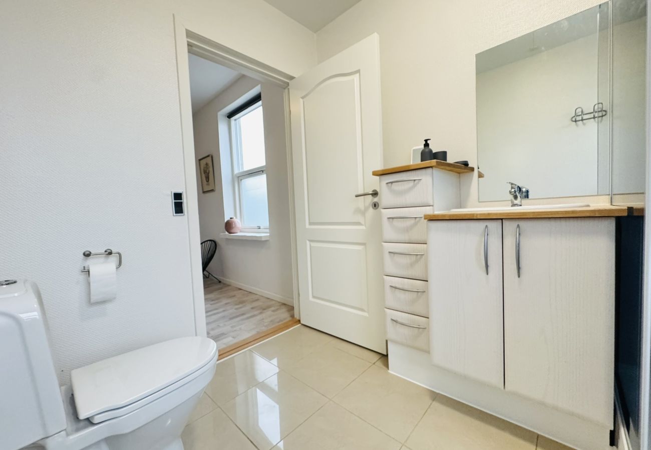 Apartment in Vodskov - aday - 5 bedrooms  modern living apartment in Langholt