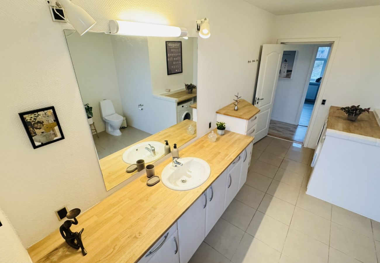 Apartment in Vodskov - aday - 5 bedrooms  modern living apartment in Langholt