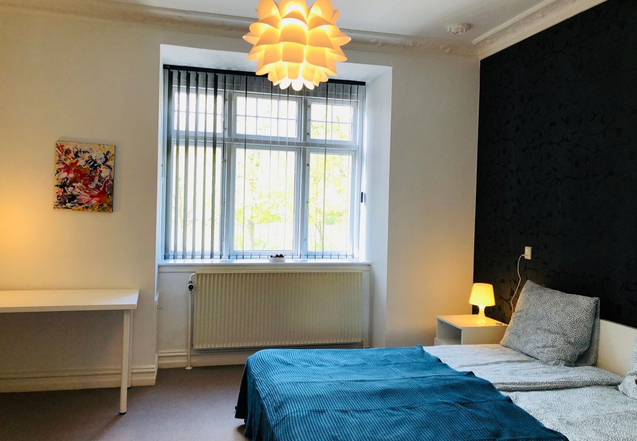 Leje pr. værelse i Aalborg - aday - Villa Firenze - Beautiful Room