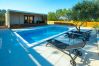Hus i Donje Raštane - Poolincluded - Holiday Home Relax