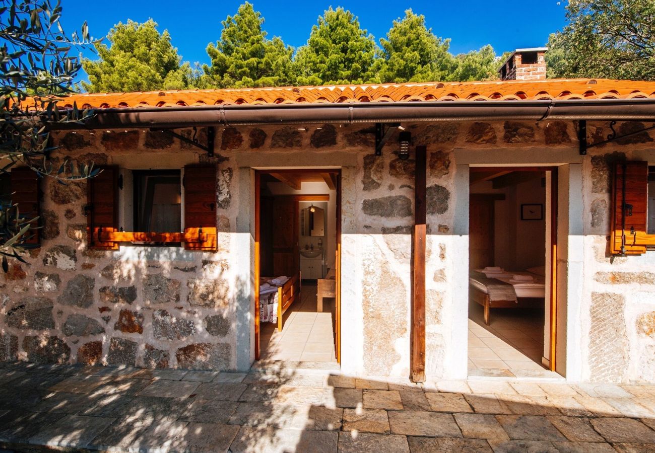 Hus i Starigrad - Poolincluded- Stone House Marasovic