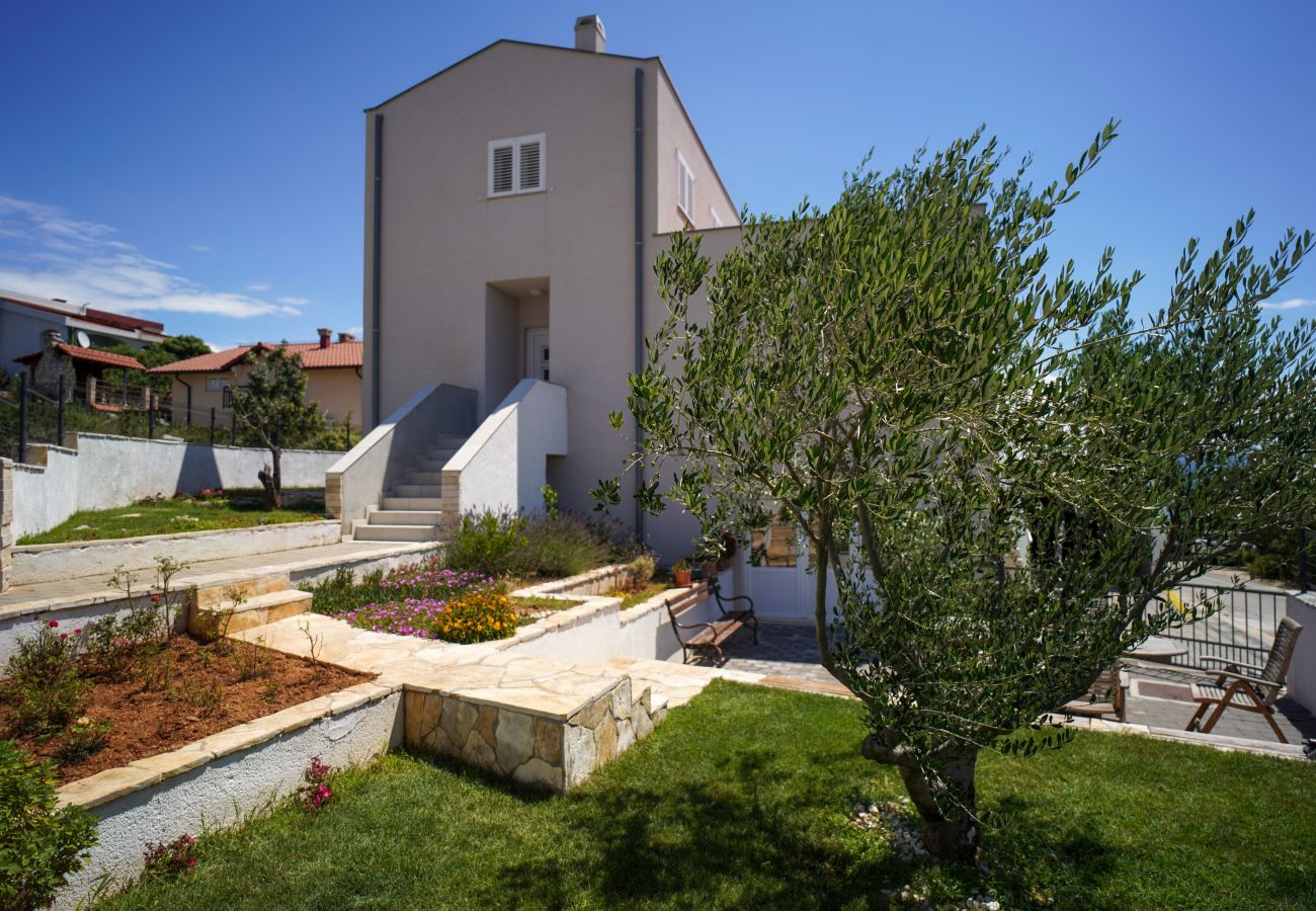 Villa i Maslenica - Poolincluded - Villa Anpero