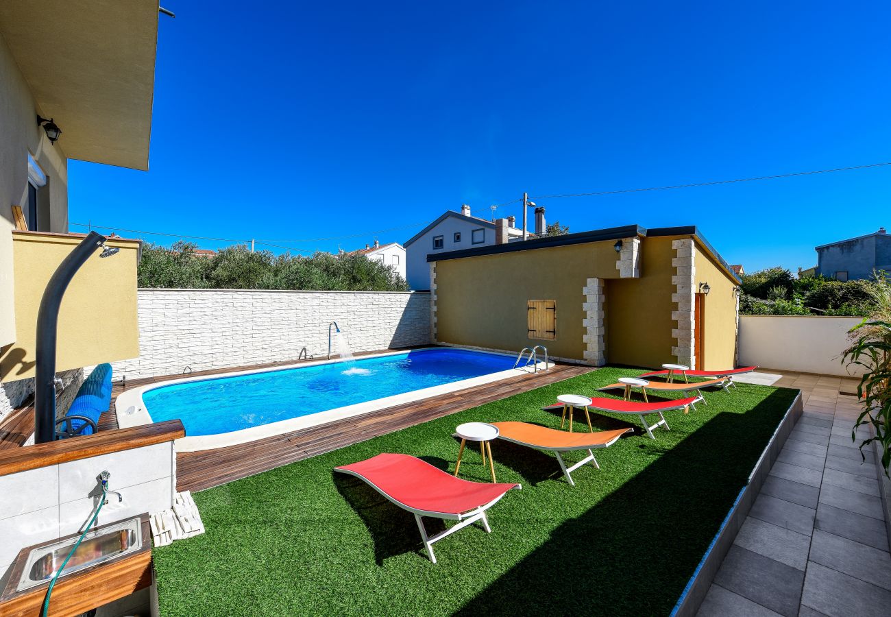 Hus i Zadar - Poolincluded - Villa Yespeace