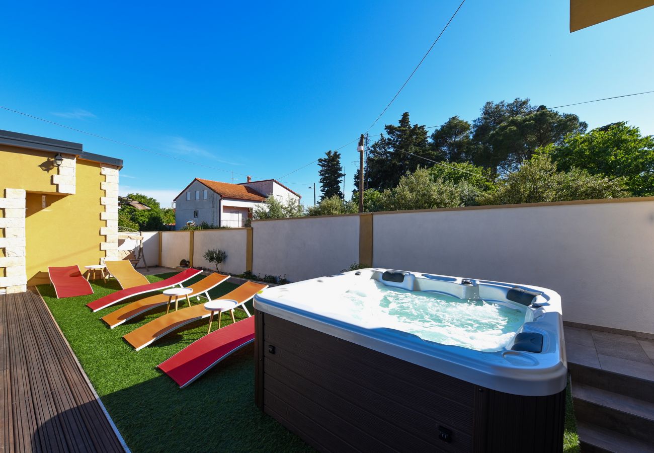 Hus i Zadar - Poolincluded - Villa Yespeace