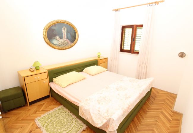 Lejlighed i Starigrad - Beachfront apartment Stipe Lejlighed i Starigrad - Beachfront apartment Stipe