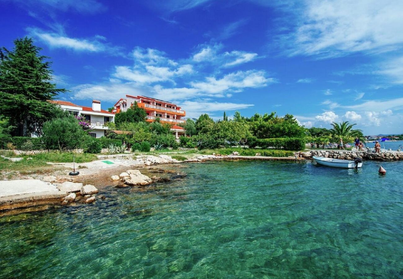 Lejlighed i Starigrad - Beachfront apartment Stipe