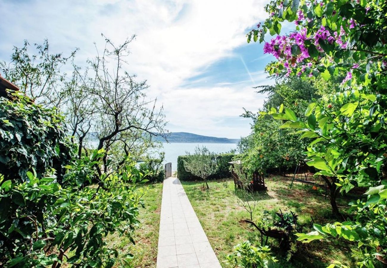 Lejlighed i Starigrad - Beachfront apartment Stipe