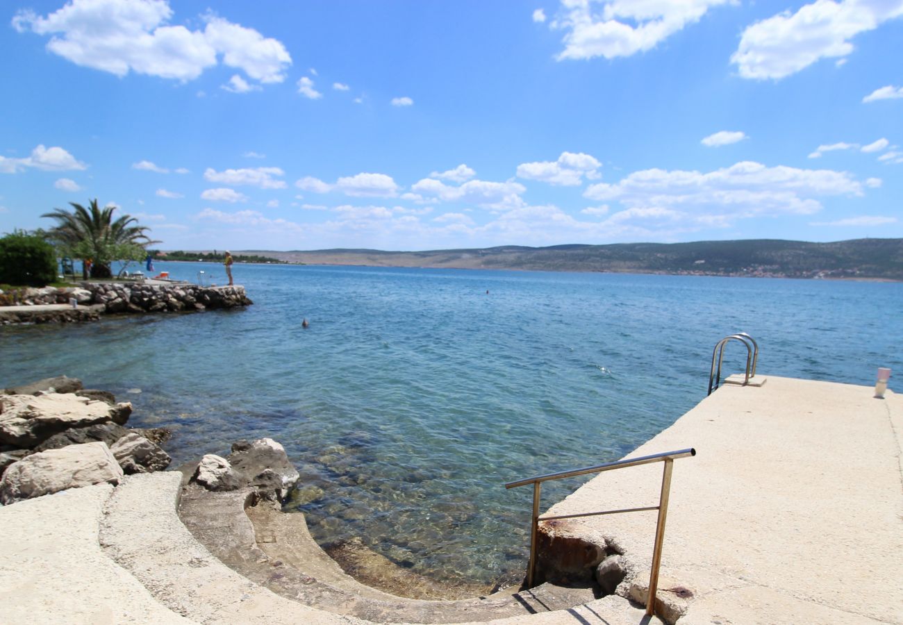 Lejlighed i Starigrad - Beachfront apartment Stipe