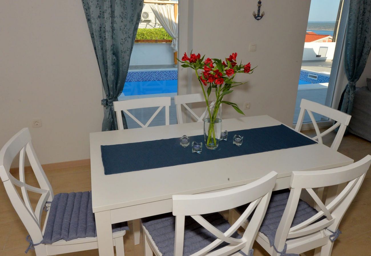 Hus i Maslenica - Poolincluded - Holiday Home Ivona