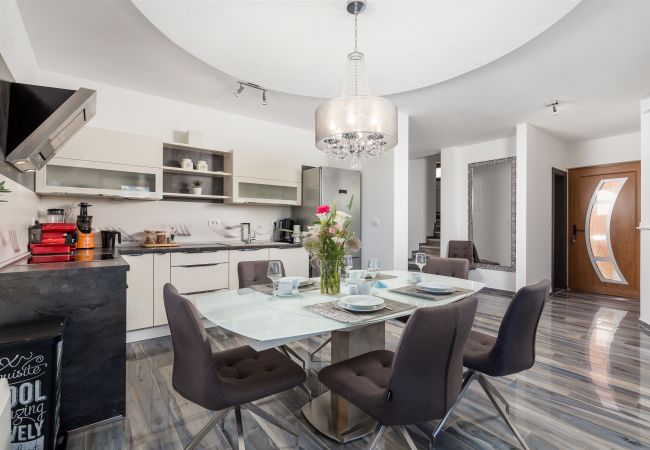 Hus i Seline - Poolincluded - Villa Magnifica Hus i Seline - Poolincluded - Villa Magnifica