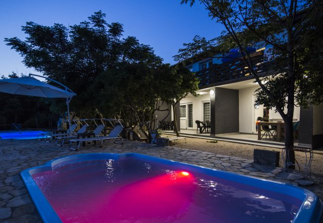Hus i Pag - Poolincluded - Holiday Home Mabelle