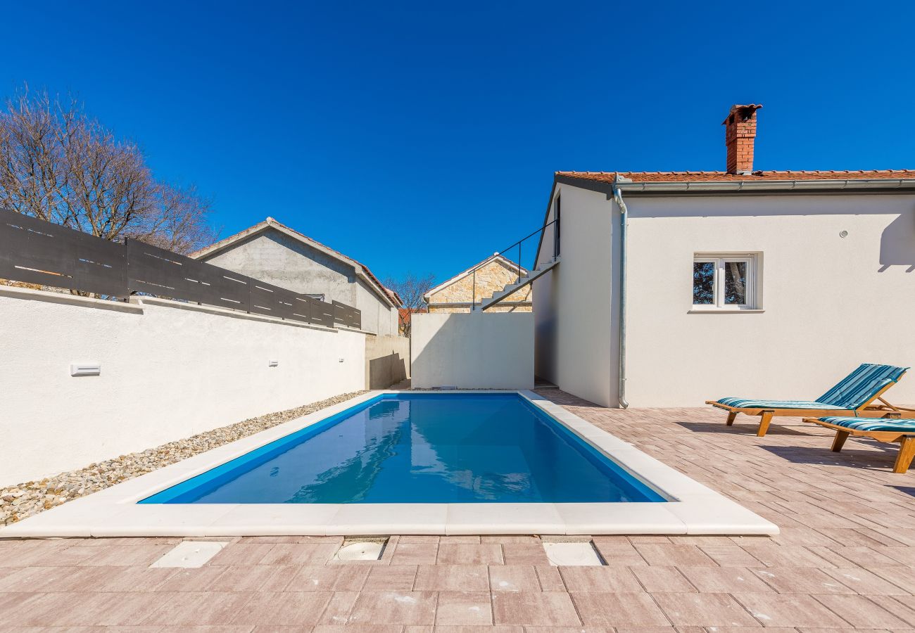 Hus i Škabrnja - Poolincluded - Holiday home Barba