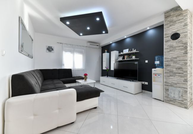 Hus i Kruševo - Poolincluded - Villa Krusevo Hus i Kruševo - Poolincluded - Villa Krusevo