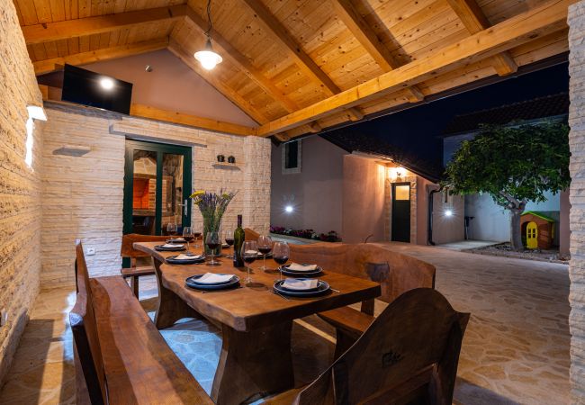 Hus i Perušic Benkovacki - Poolincluded - Villa Lana Hus i Perušic Benkovacki - Poolincluded - Villa Lana