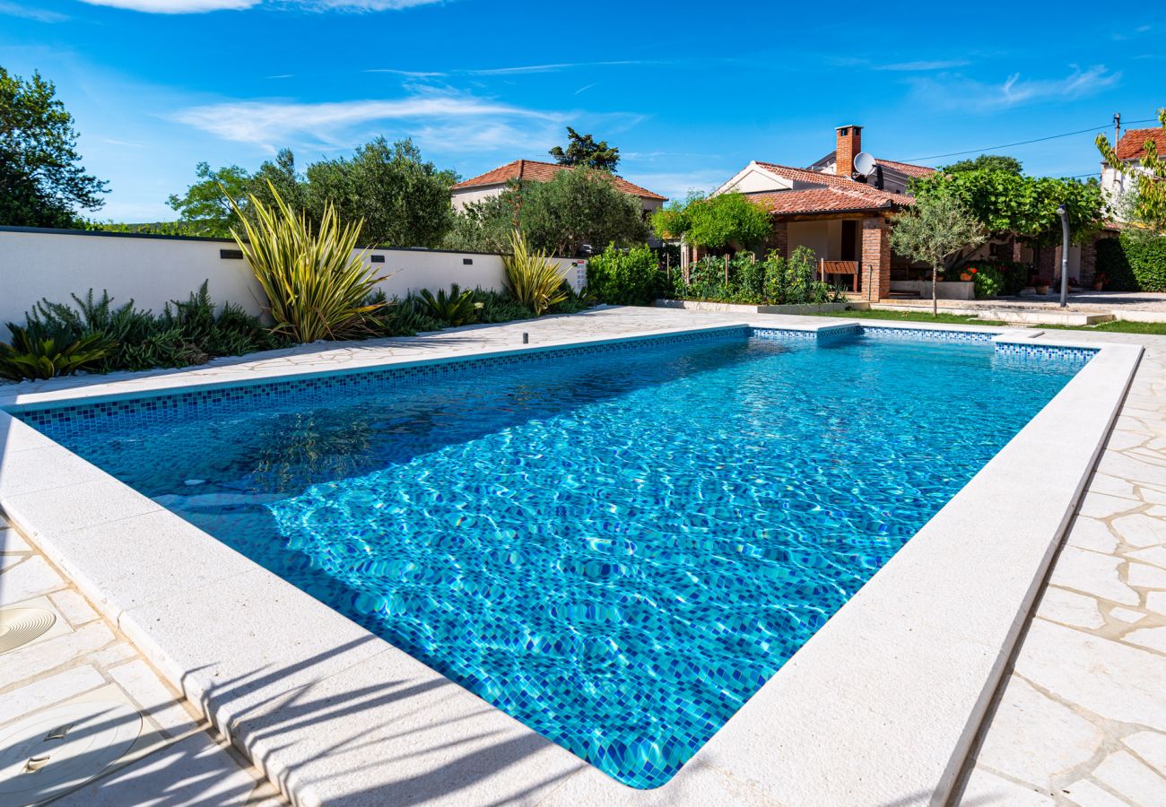 Hus i Debeljak - Poolincluded - Villa Dalmatia