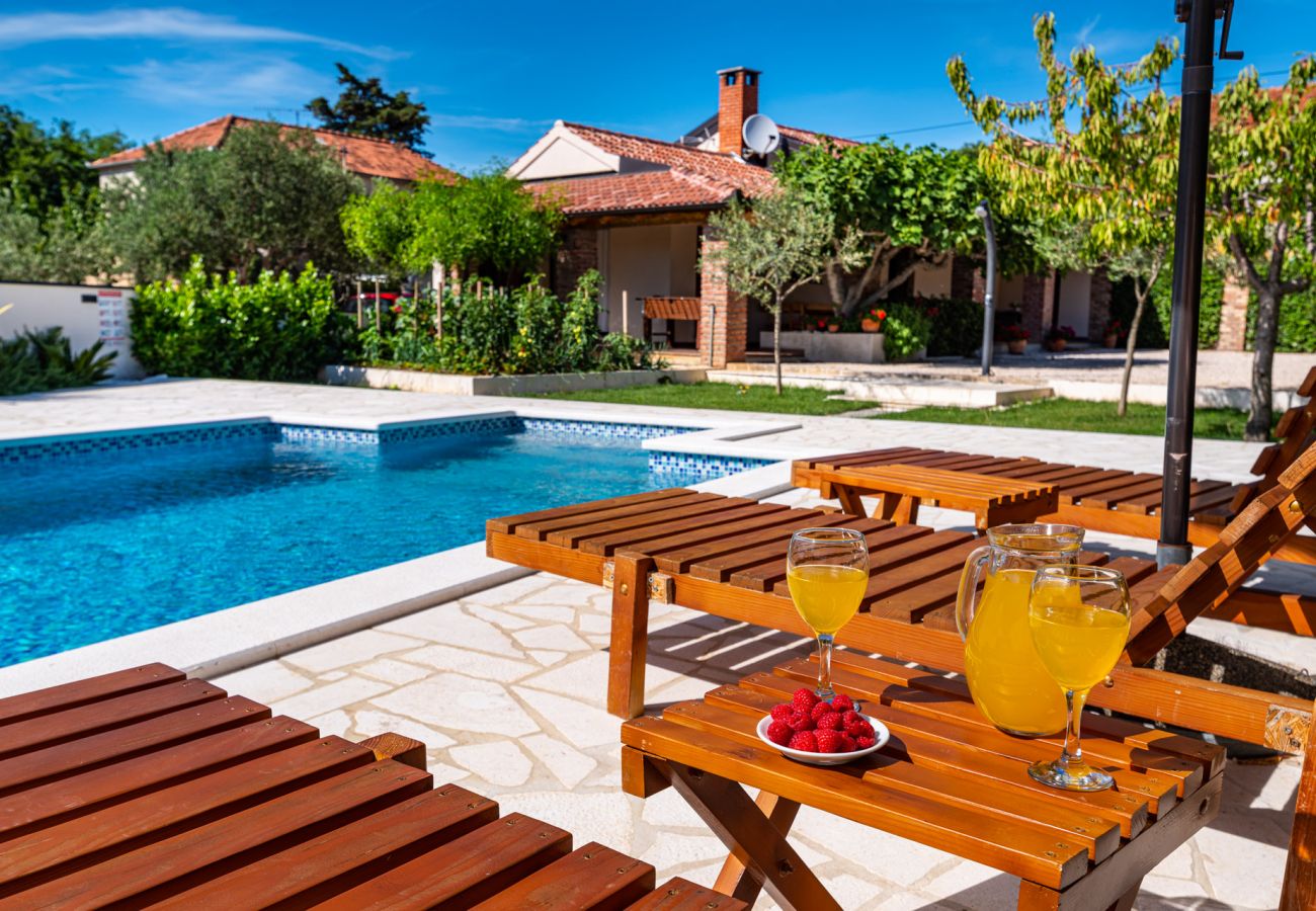 Hus i Debeljak - Poolincluded - Villa Dalmatia