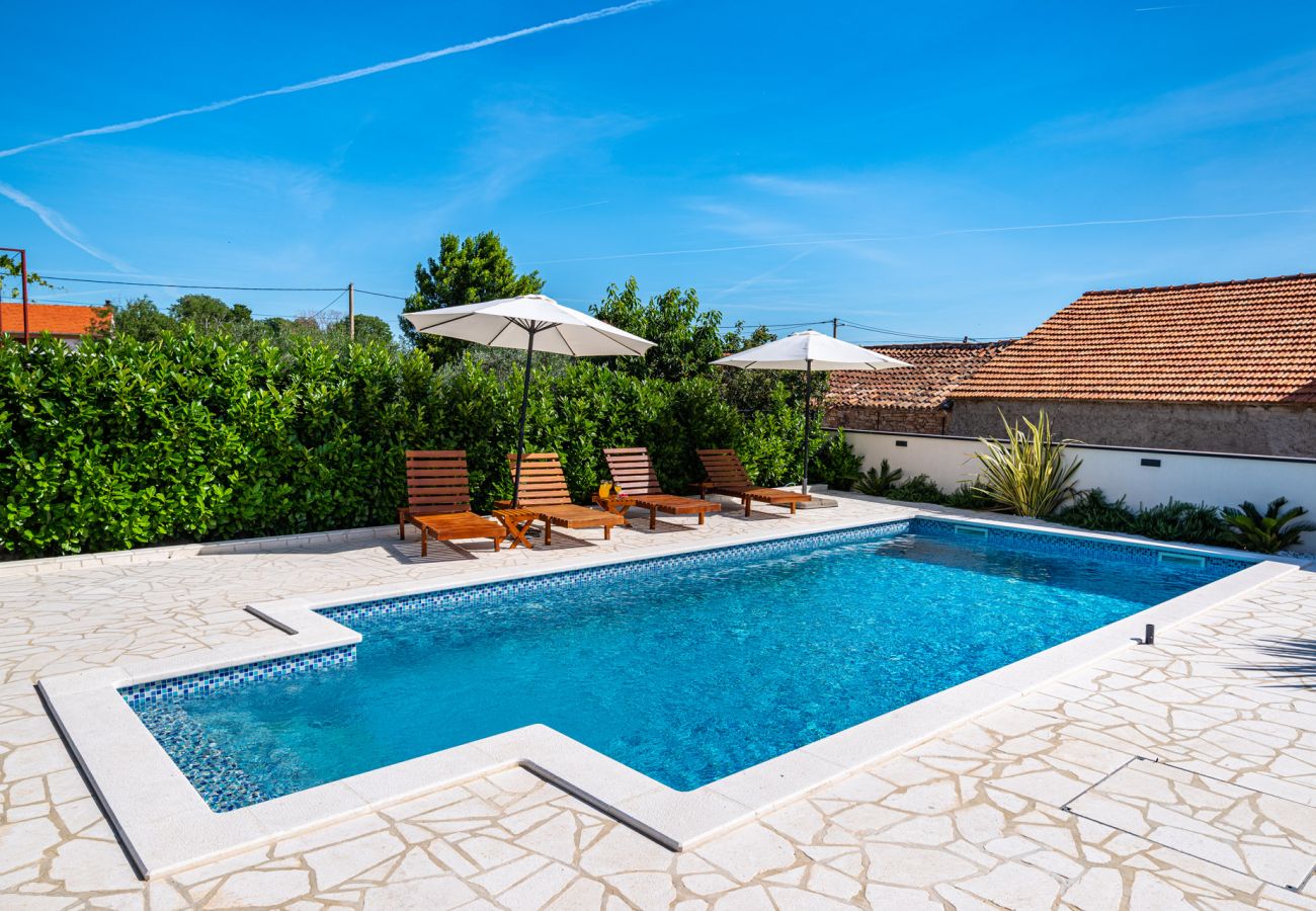 Hus i Debeljak - Poolincluded - Villa Dalmatia