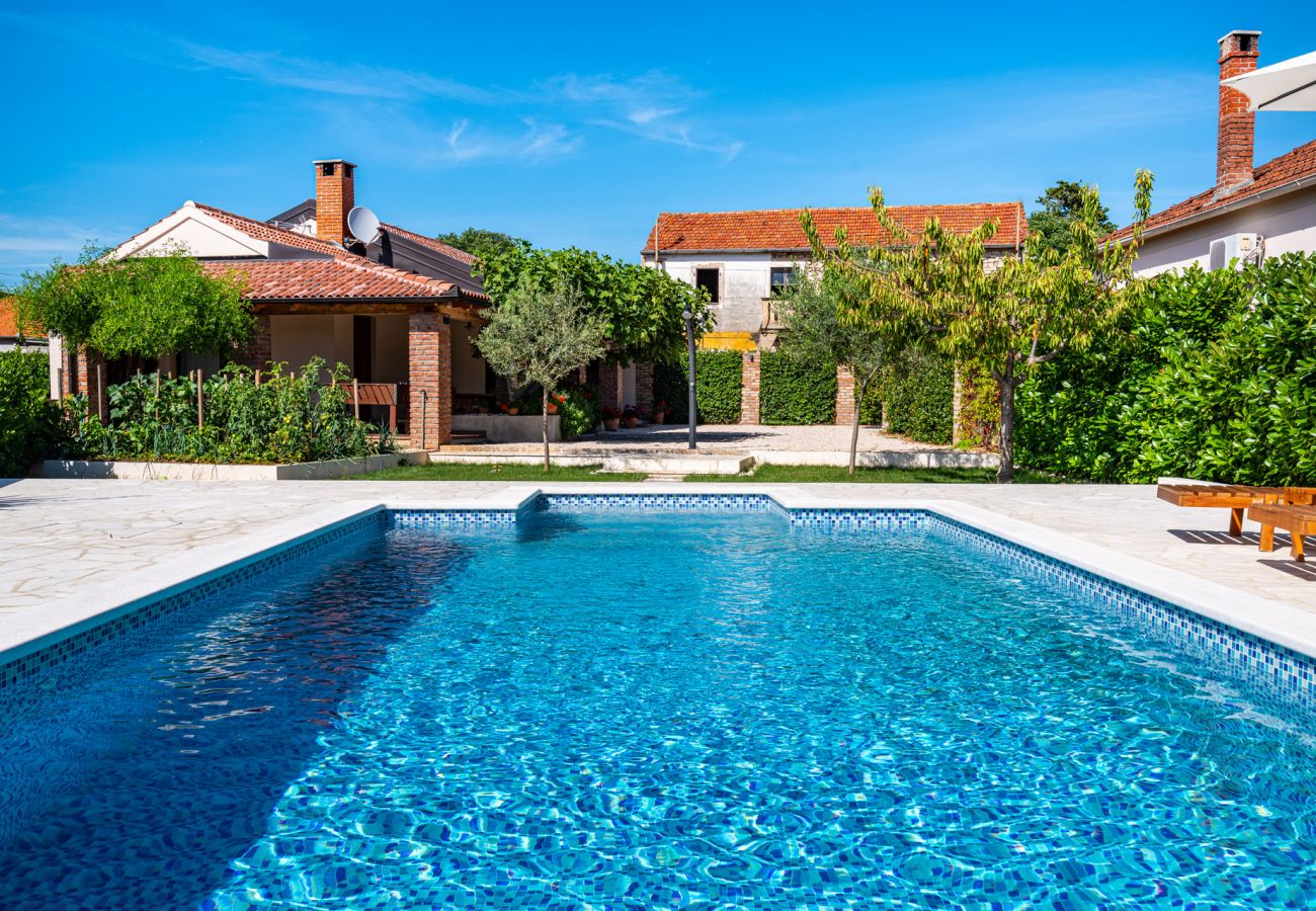 Hus i Debeljak - Poolincluded - Villa Dalmatia