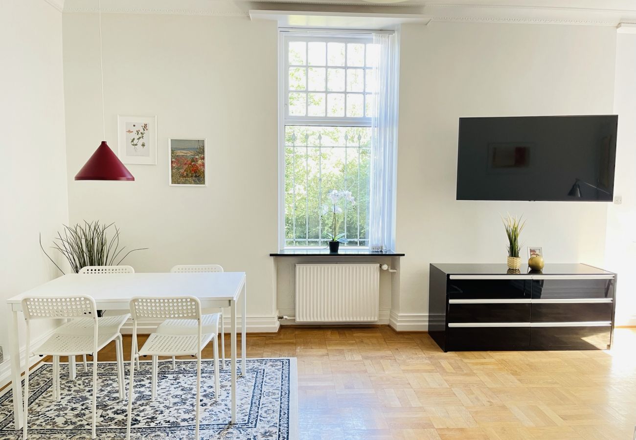 Lejlighed i Aalborg - aday - Aalborg mansion - Open bright apartment with garden