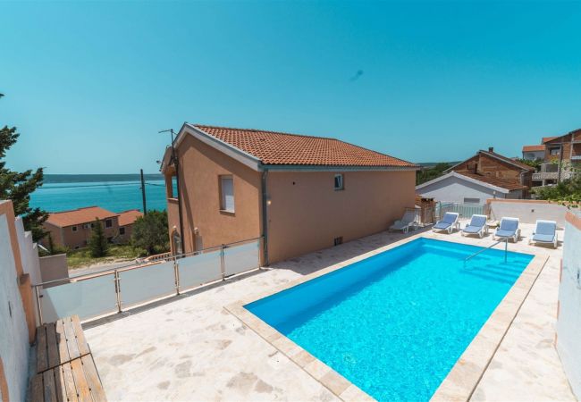 Hus i Maslenica - Poolincluded - Villa Maja