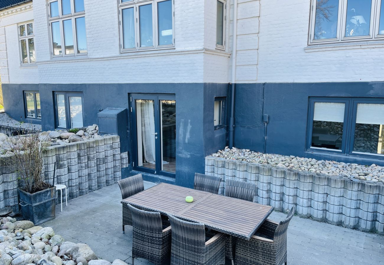 Ferielejlighed i Aalborg -  aday – Charming apartment with Terrace
