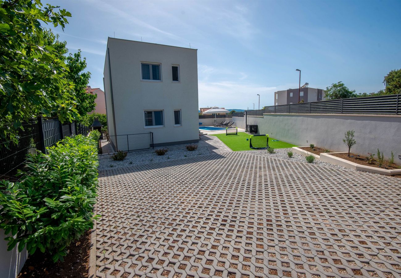 Hus i Šibenik - Poolincluded - Villa Sibenik