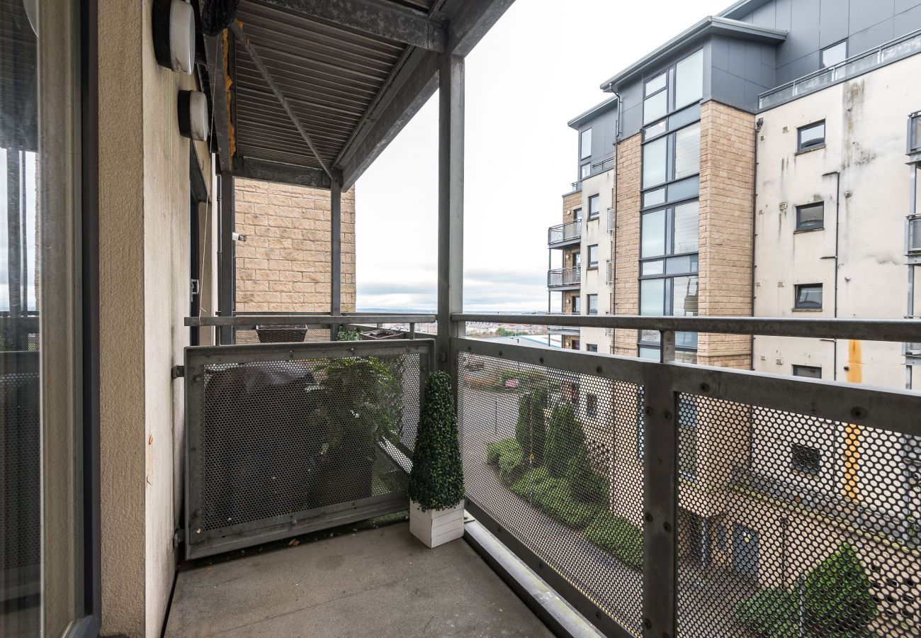 Lejlighed i Edinburgh - Elegant 2 Bedroom City Centre Apartment - Free Parking - Private Balcony