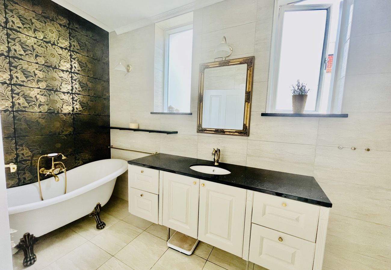 Leje pr. værelse i Frederikshavn - aday - Beautiful Suite