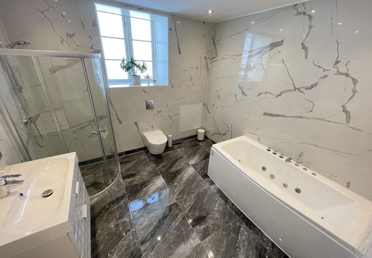 Lejlighed i Aalborg - aday - Luxurious 3 Bedroom Modern Living