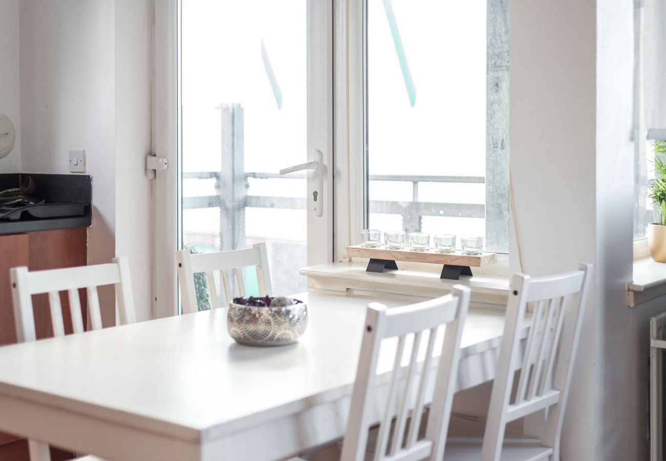 Lejlighed i Edinburgh - Spacious 3 Bedroom Apartment - Free Parking - Edinburgh