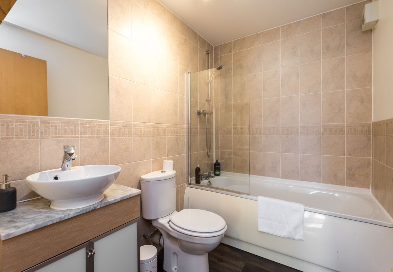 Lejlighed i Edinburgh - Spacious 3 Bedroom Apartment - Free Parking - Edinburgh