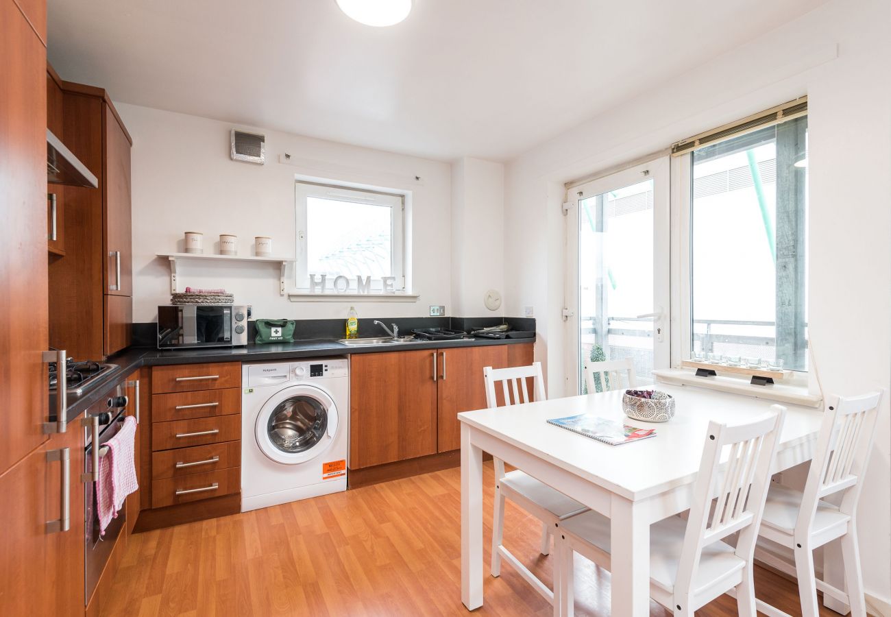 Lejlighed i Edinburgh - Spacious 3 Bedroom Apartment - Free Parking - Edinburgh