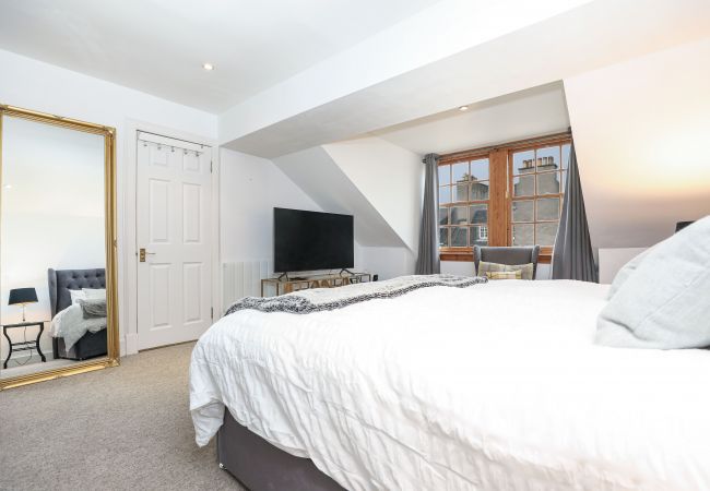 Lejlighed i Edinburgh - Penthouse Apartment on Royal Mile | Three Bed