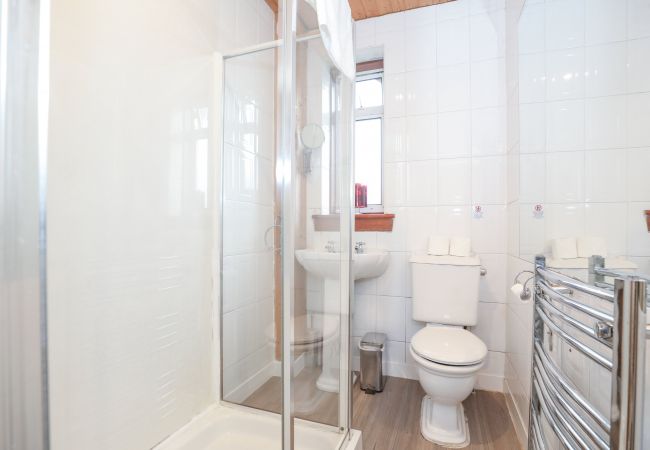 Leje pr. værelse i Edinburgh - Spacious Double Room in Elegant Cottage Leje pr. værelse i Edinburgh - Spacious Double Room in Elegant Cottage