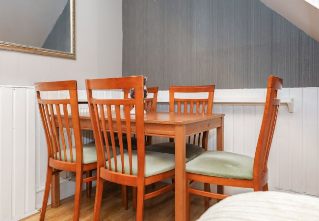 Leje pr. værelse i Edinburgh - Spacious Double Room in Elegant Cottage Leje pr. værelse i Edinburgh - Spacious Double Room in Elegant Cottage