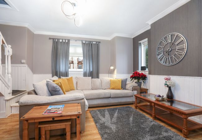 Leje pr. værelse i Edinburgh - Spacious Double Room in Elegant Cottage Leje pr. værelse i Edinburgh - Spacious Double Room in Elegant Cottage