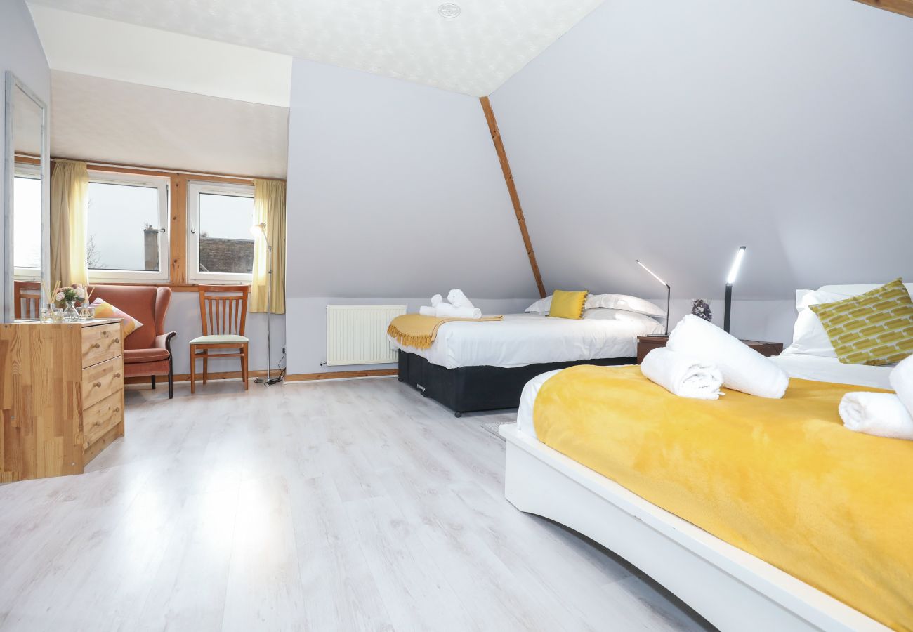 Leje pr. værelse i Edinburgh - Enormous Family Room in Elegant Cottage