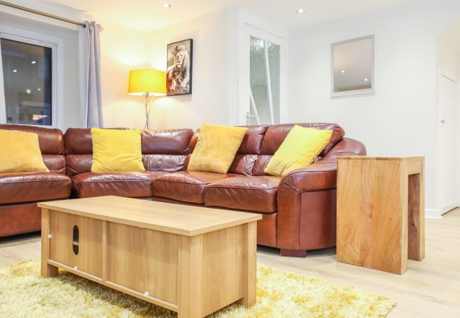 Leje pr. værelse i Inverness - Spacious Single Room in Inverness City Centre  Leje pr. værelse i Inverness - Spacious Single Room in Inverness City Centre