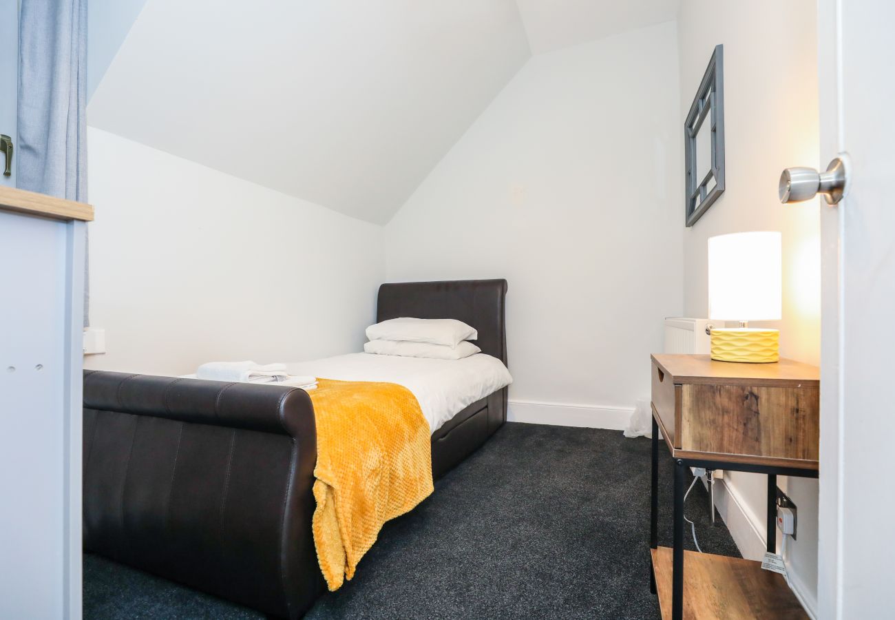 Leje pr. værelse i Inverness - Spacious Single Room in Inverness City Centre 