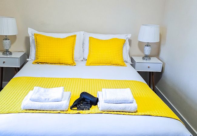 Hus i Inverness - mySTAYINN Telford 7 Bedroom House Hus i Inverness - mySTAYINN Telford 7 Bedroom House